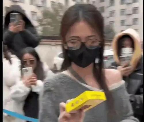 娛樂(lè)吃瓜爆料直播,娛樂(lè)圈最新吃瓜爆料大放送！